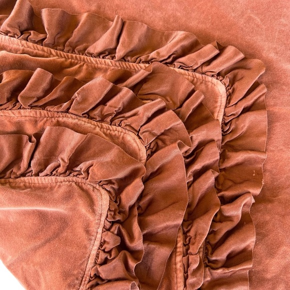 Bella Notte Velvet Ruffled Large Blanket STV822 Cinnamon 53x57 Soft Luxury GUC - Picture 8 of 12